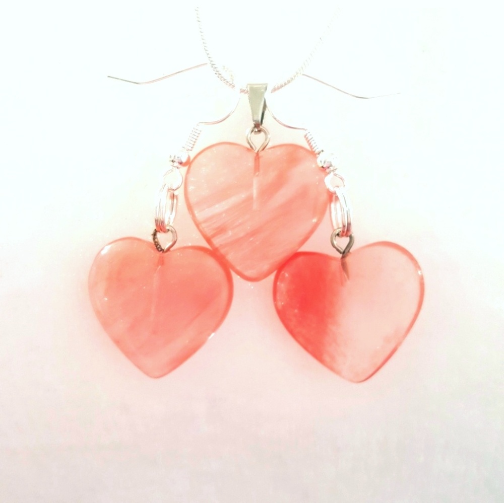 NWOT Stone heart necklace & earings set!